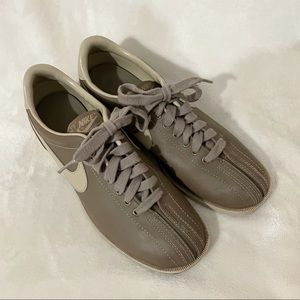 VTG 1980s Nike Stitched Leather Bowling Shoes